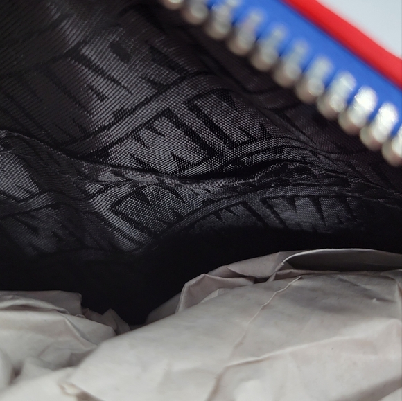 Loungefly Marvel SpiderMan purse crossbody handbag - Picture 8 of 9